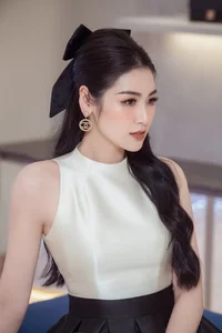 Wealthy Daughter In Law Rocks Yang Guo Hairstyle Son Complains - image 1