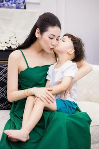 Wealthy Daughter In Law Rocks Yang Guo Hairstyle Son Complains - image 2