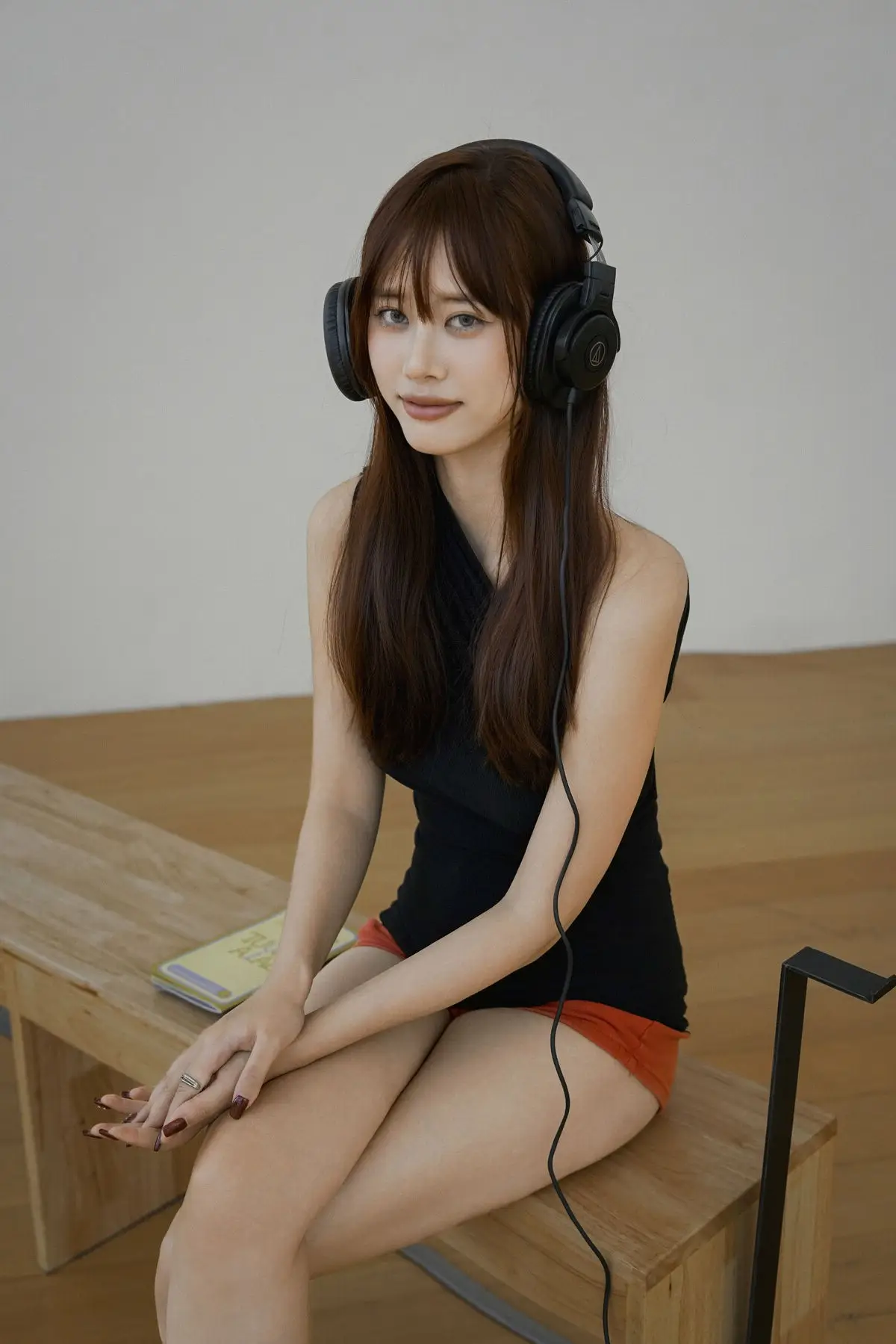 YiTuYu Art Language: Chenaling_CL Vol.8547 – Serene Beauty and Melodies