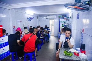 7 Years Later: How the Famous Bun Cha Shop That Hosted President Obama Has Evolved - image 1