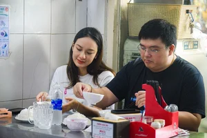 7 Years Later: How the Famous Bun Cha Shop That Hosted President Obama Has Evolved - image 2