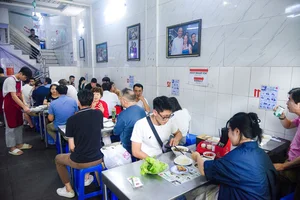 7 Years Later: How the Famous Bun Cha Shop That Hosted President Obama Has Evolved - image 4