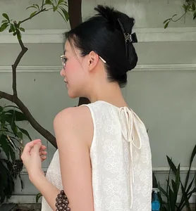 4 Chic Hairstyles to Slim Your Face This Spring - image 11