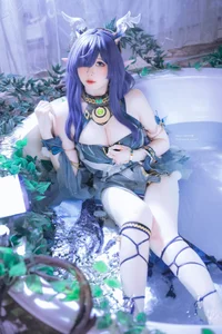 Stunning Genshin Impact Layla Cosplay by Shuang Yue Shimo: An Ethereal Lauma Character Photoshoot for Gaming and Anime Fans - image 6