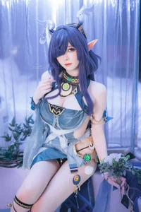 Stunning Genshin Impact Layla Cosplay by Shuang Yue Shimo: An Ethereal Lauma Character Photoshoot for Gaming and Anime Fans - image 3