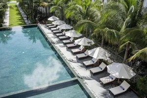 Dam Thu Trang and Her Newborn Son Enjoy a Luxury Getaway at a Mui Ne Resort - image 6