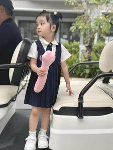 Celebrity Daughter's High Earnings and Her Elaborate Preschool Hairstyles - image 1