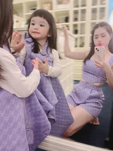 Celebrity Daughter's High Earnings and Her Elaborate Preschool Hairstyles - image 12