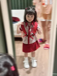 Celebrity Daughter's High Earnings and Her Elaborate Preschool Hairstyles - image 13