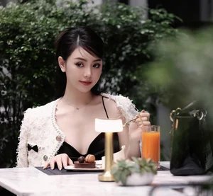 Actress Quynh Kool Sheds Conservative Onscreen Persona for Glamorous Look - image 0