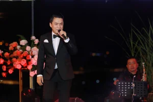 V-Pop Legends Reunite in Emotional Rain-Drenched Concert - image 0