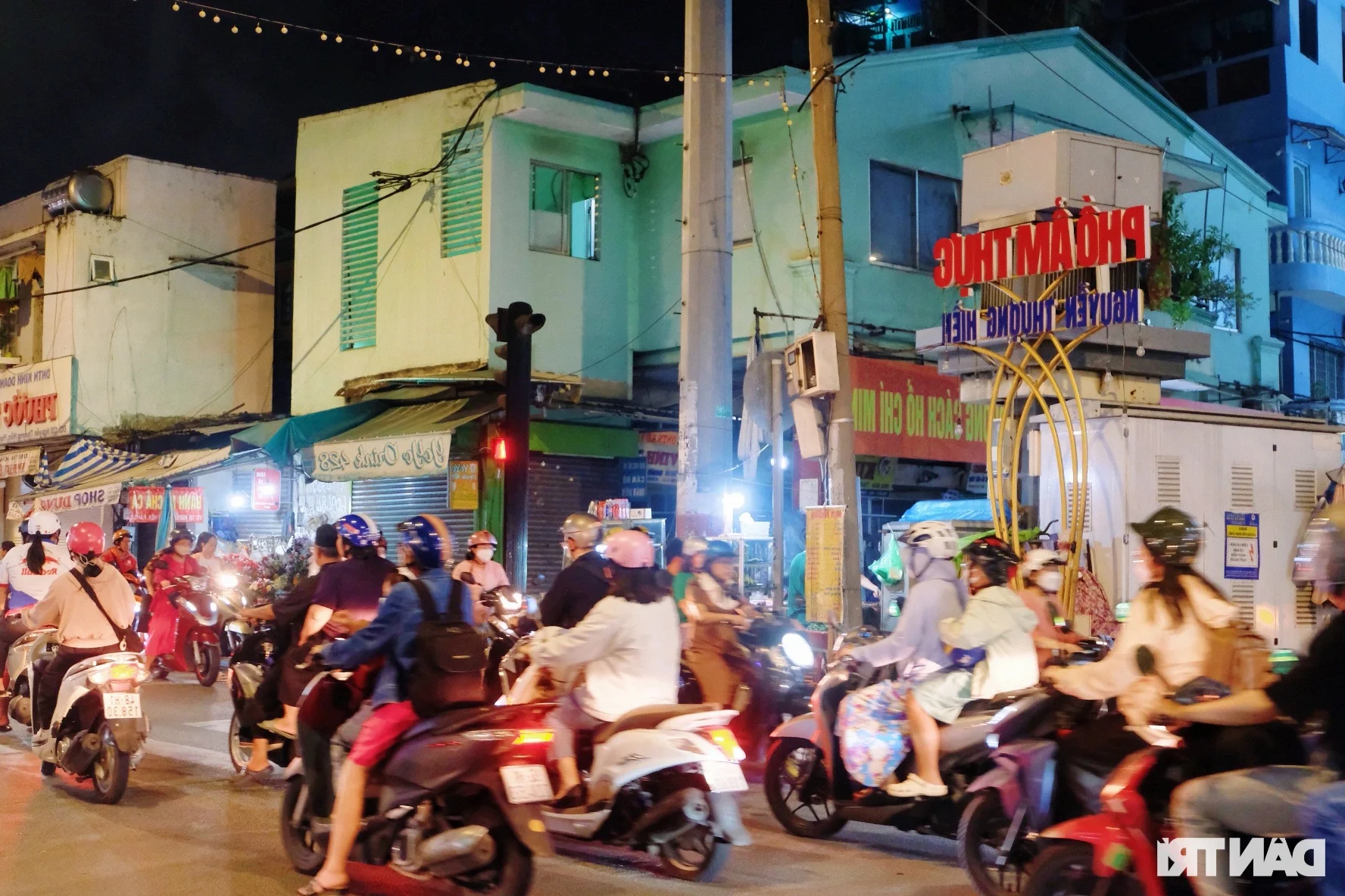 Nguyen Thuong Hien Street Food: The Shift to Online Sales