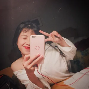 Vietnam’s Football Star Thanh Nhã Stuns Fans with Elegant Glamour Photoshoot - image 2