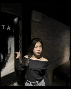 Vietnam’s Football Star Thanh Nhã Stuns Fans with Elegant Glamour Photoshoot - image 8