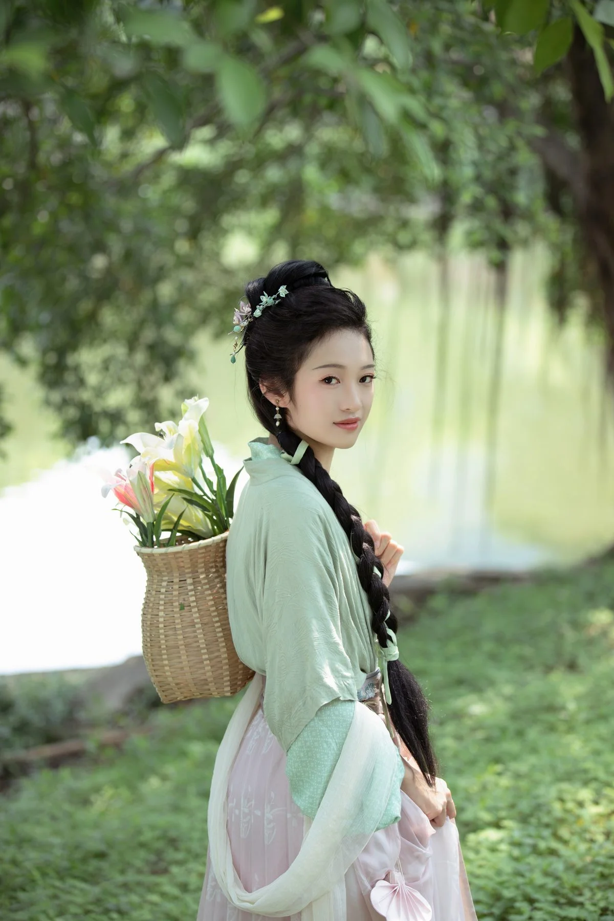 Minimalist Elegance: Li in YiTuYu Art Language Vol.4836 Gallery