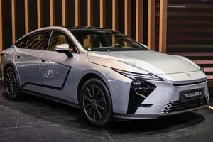 Lexus ES 2026 Debuts in Southeast Asia Starting at $75k, Anticipated Arrival in Vietnam - image 0