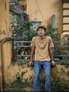 Behind the Scenes: Cute Moments with the Gen Z Cast of 'Di Giua Troi Ruc Ro' - image 3