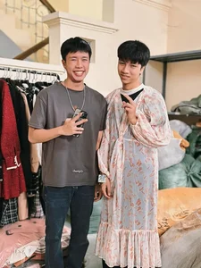Behind the Scenes: Cute Moments with the Gen Z Cast of 'Di Giua Troi Ruc Ro' - image 7