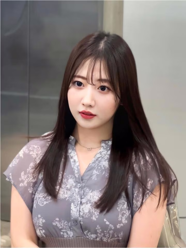 Viral 'Hot Girl' Teacher: Captivating Beauty & Style in Her Latest Look
