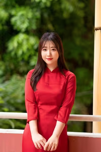 Viral 'Hot Girl' Teacher: Captivating Beauty & Style in Her Latest Look - image 6