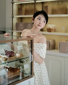 Mukbang Star Captivates Fans with Hoi An Photoshoot - image 9
