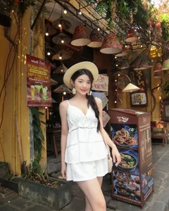 Mukbang Star Captivates Fans with Hoi An Photoshoot - image 0