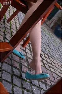 Shi Qi Features in IESS Bento 173 Blue Low Heels Special - image 70