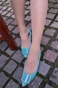 Shi Qi Features in IESS Bento 173 Blue Low Heels Special - image 63
