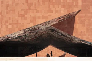 The Maiji Mountain Visitor Center: Minimalist Architecture Amidst Ancient Heritage - image 12