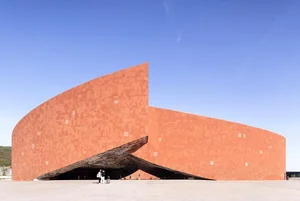 The Maiji Mountain Visitor Center: Minimalist Architecture Amidst Ancient Heritage - image 9