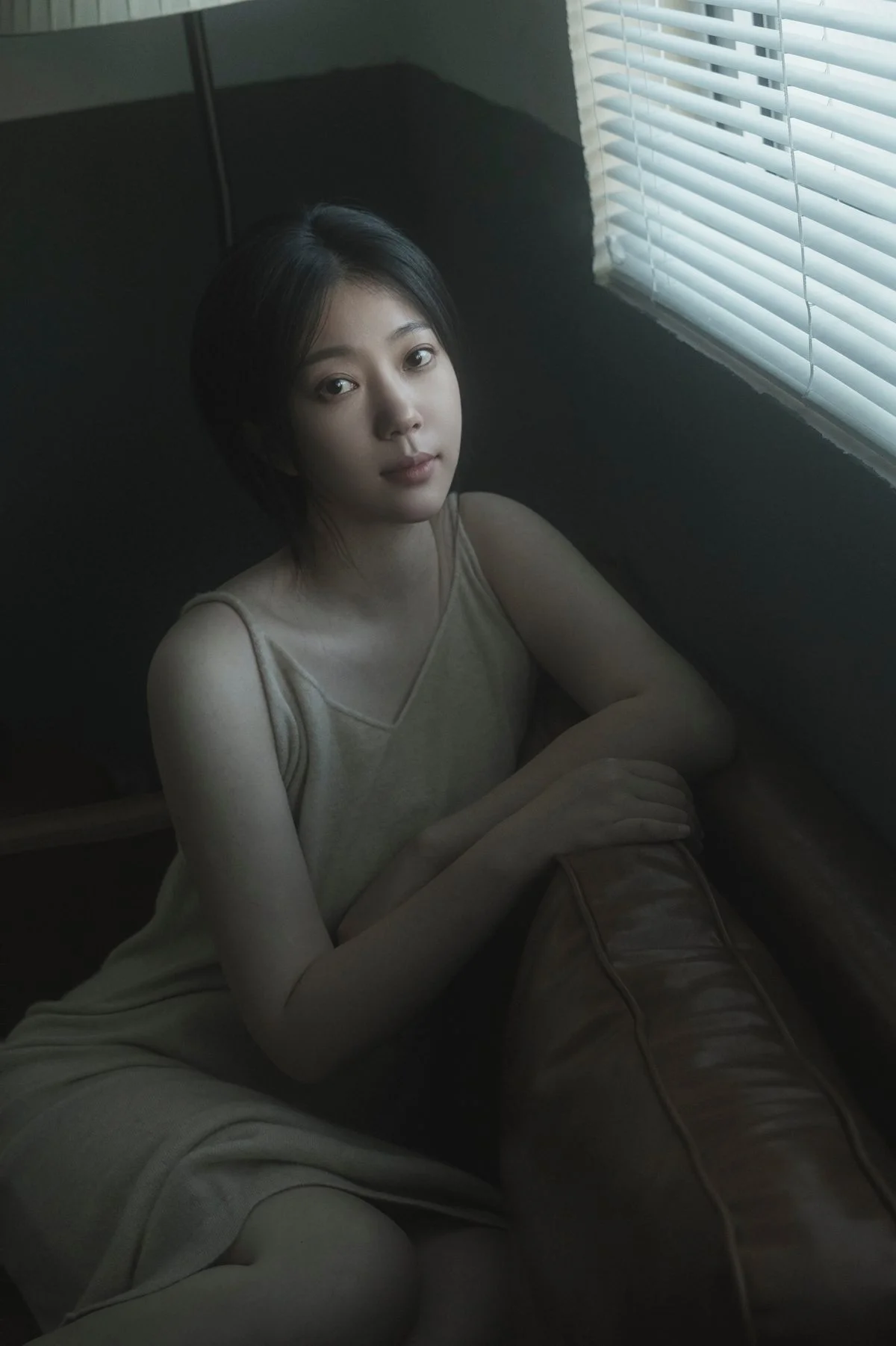 Modern Elegance: Exploring YiTuYu Art Language Vol.4484 Featuring Bo Cai San Ming Zhi