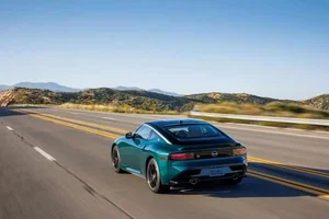 2027 Nissan Z Debuts with Manual Transmission and Updated Pricing - image 6