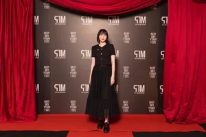Hai Tu's Stunning Visuals in New M-TP Entertainment Company Group Photo Gallery - image 2