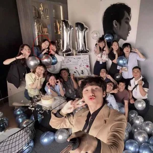 Hai Tu's Stunning Visuals in New M-TP Entertainment Company Group Photo Gallery - image 1