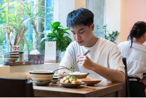 How a Self-Taught Chef’s Homemade Restaurant Earned Michelin Accolades - image 2