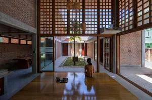 Hidden Oasis: The L-Shaped House in Tam Ky That Defies Narrow Alley Constraints - image 7
