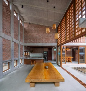 Hidden Oasis: The L-Shaped House in Tam Ky That Defies Narrow Alley Constraints - image 5