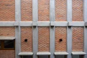 Hidden Oasis: The L-Shaped House in Tam Ky That Defies Narrow Alley Constraints - image 6