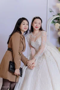 Inside the Star-Studded Wedding of Actress Kim Oanh and Model Vu Tuan Viet - image 0