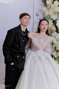 Inside the Star-Studded Wedding of Actress Kim Oanh and Model Vu Tuan Viet - image 6