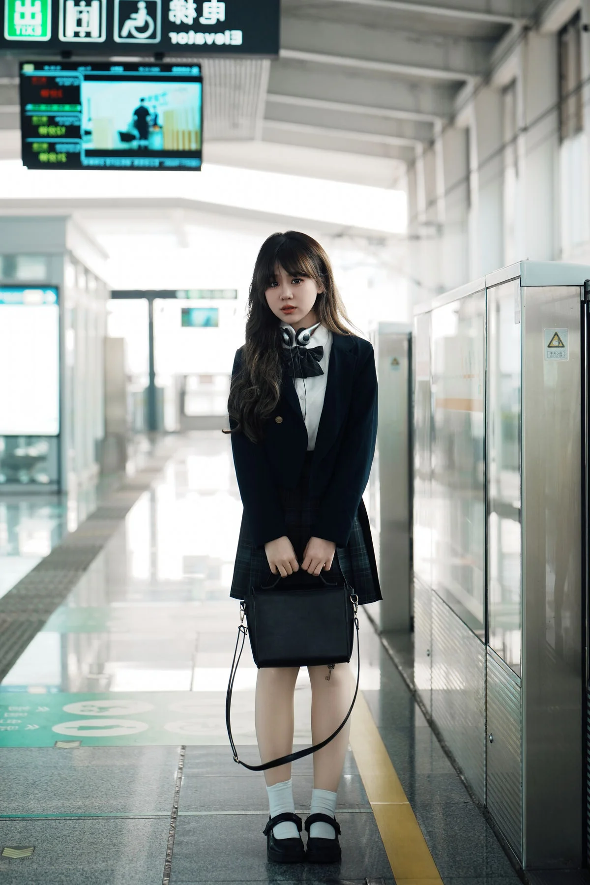 Artistic Portraiture in YiTuYu Art Language Vol.6316 with Pao Fu Xiao Fang