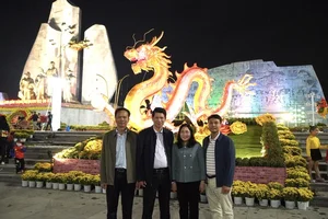 Quang Binh Unveils Stunning 'Song Long Chau Ngoc' Dragon Statues for Tet - image 8