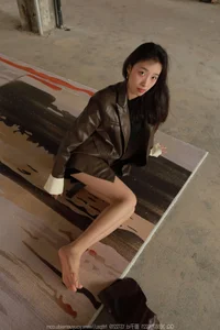 IESS Model Spotlight: Xiao Jiu in SXJ No.1944 - Urban Fashion and Elegance - image 2