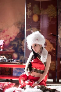 Elegant Fusion: Taiwanese Model Zhang Chuman in a Stunning Chinese-Style Christmas Photoshoot - image 0
