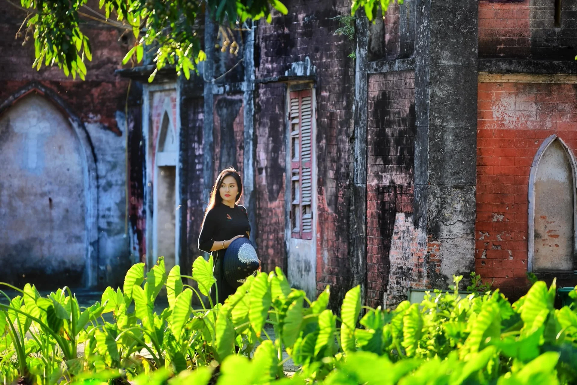 Meet NSND Hoai Thu: The Youngest People’s Artist of Vietnamese Cheo Opera