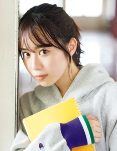 Sayuri Date 1st Photo Book 'Ashiato': A Beautiful 105-Page Debut - image 2