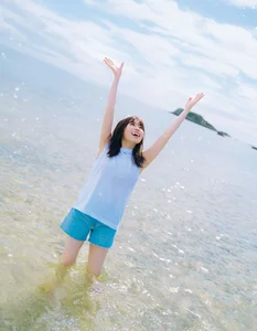 Sayuri Date 1st Photo Book 'Ashiato': A Beautiful 105-Page Debut - image 1