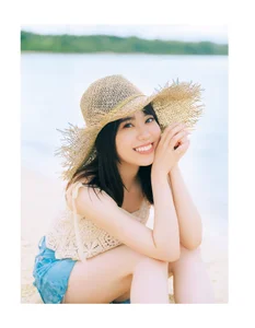 Sayuri Date 1st Photo Book 'Ashiato': A Beautiful 105-Page Debut - image 8