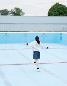 Sayuri Date 1st Photo Book 'Ashiato': A Beautiful 105-Page Debut - image 6