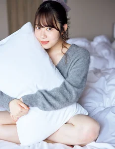 Sayuri Date 1st Photo Book 'Ashiato': A Beautiful 105-Page Debut - image 3